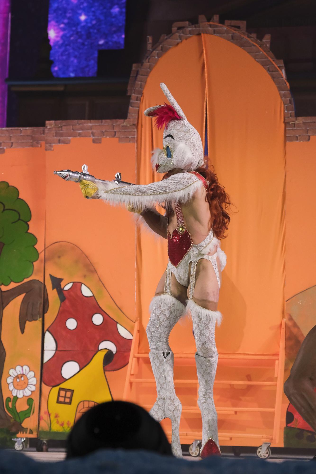 Actuación de Drag Anémona en la Gala Drag del Carnaval de Las Palmas 2022