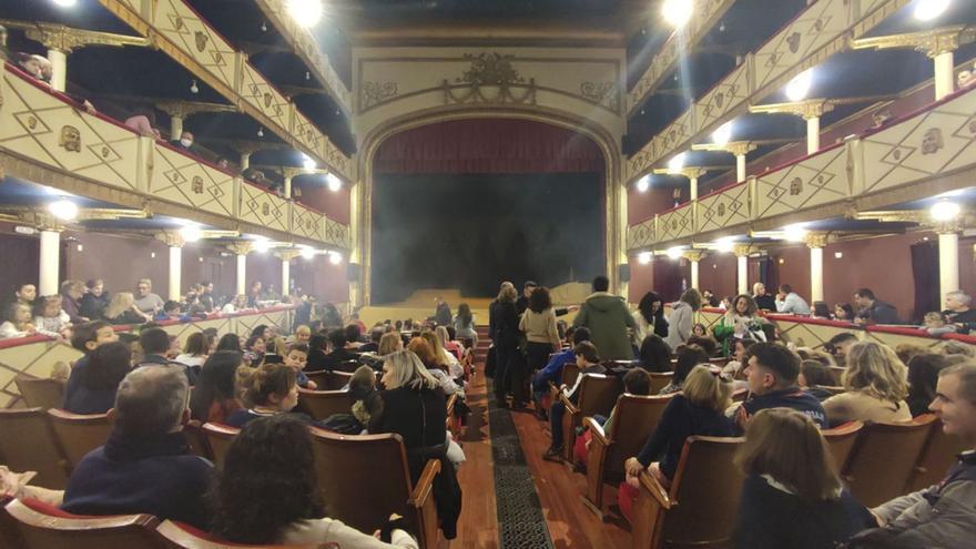 Imagen de la platea del Reina Sofía en una reciente actuación teatral antes de subirse el telón.