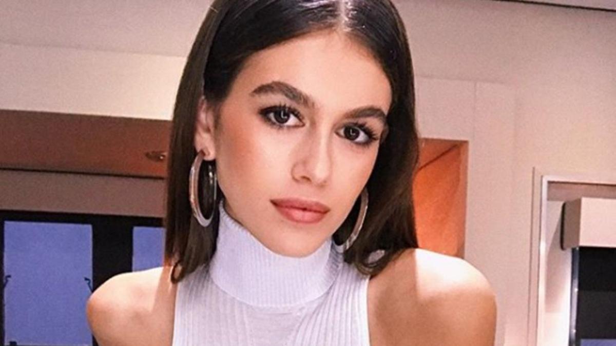 Kaia Gerber con aros XXL