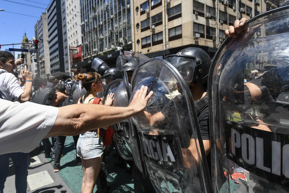 Protesta sindical en Argentina contra las políticas de Milei