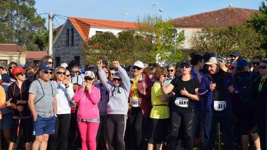 Asistentes a una de las &quot;Andainas&quot; celebradas en O Grove.// Muñiz