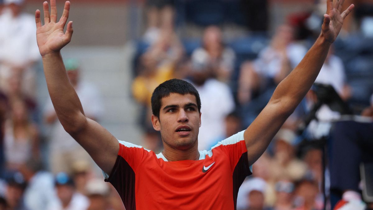 Carlos Alcaraz celebra su triunfo en la segunda ronda del US Open