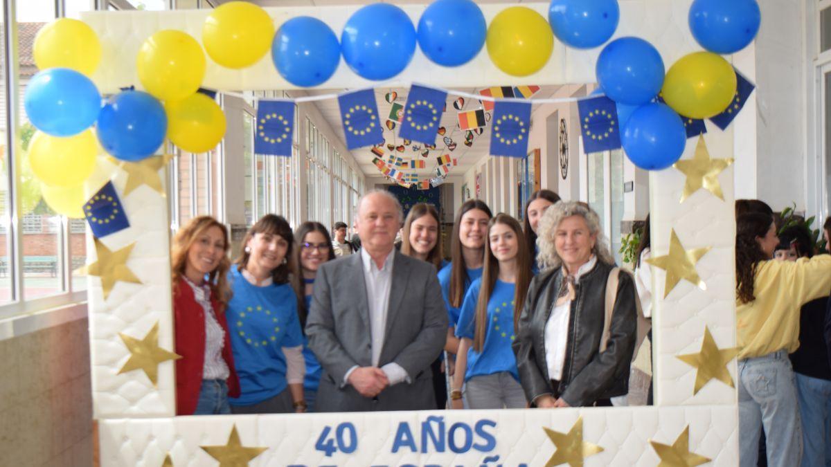 Salesianos La Almunia conmemora el Día de Europa con un acto sobre los 40 años de España en la UE