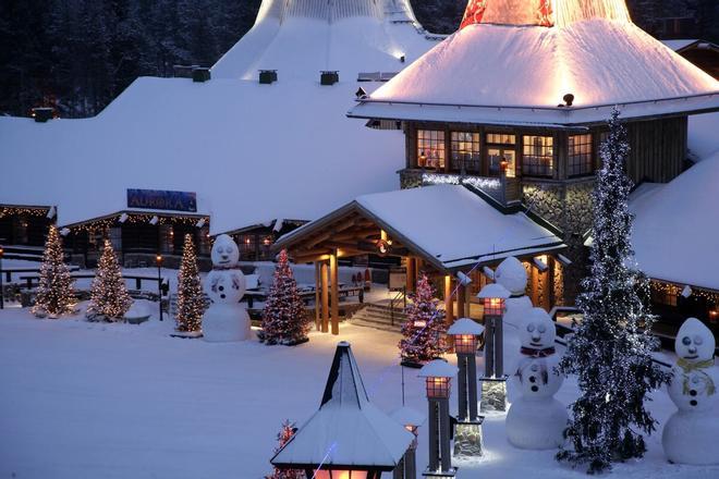 En Rovaniemi, capital de la Laponia finlandesa, se encuentra la Aldea de Santa Claus. 