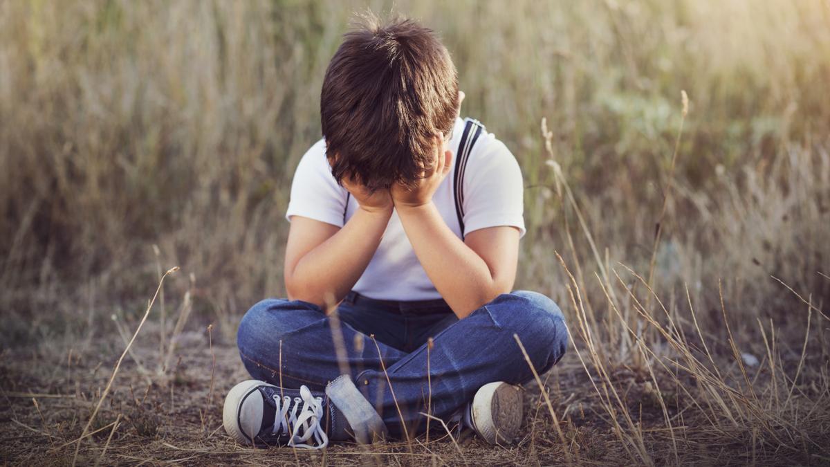 La timidez es un trastorno normalmente leve que consiste en sentir temor o inseguridad y ansiedad ante situaciones sociales y suele darse en la infancia.