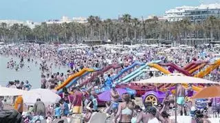 Cada noche en un hotel de tres estrellas de sol y playa catalán recibe una ayuda implícita de seis euros: el 80% beneficia a turistas extranjeros