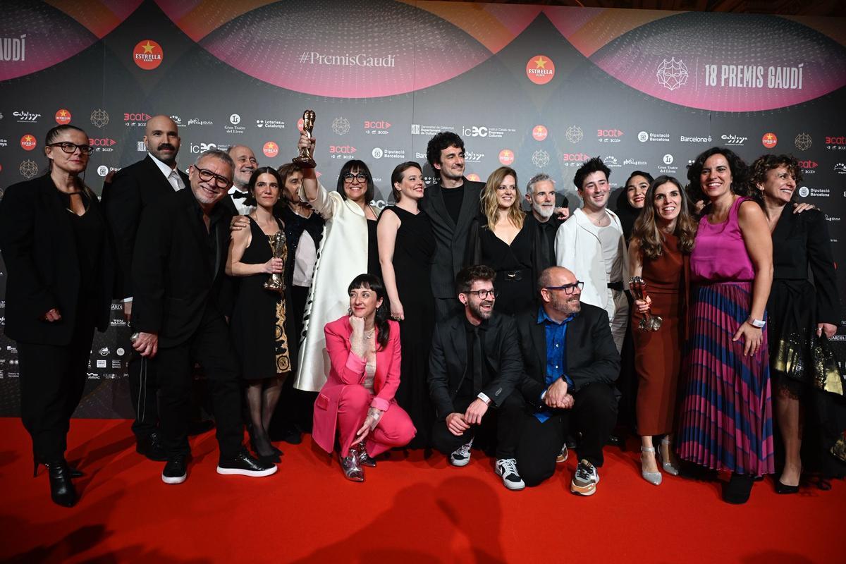 Ganadores de los Premis Gaudí 2026. La directora Judith Colell (d) recibe el premio a la Mejor Película por 'Frontera', Ganadores de los Premis Gaudí 2026. La directora Judith Colell (d) recibe el premio a la Mejor Película por 'Frontera',