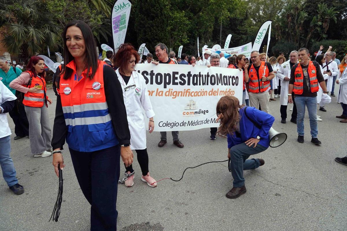 Médicos de toda Andalucía toman las calles de Málaga para reclamar un Estatuto Marco propio