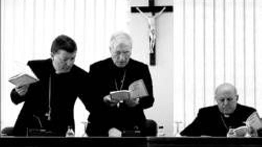 El episcopado discute el ´caso Losantos´ en un clima de división