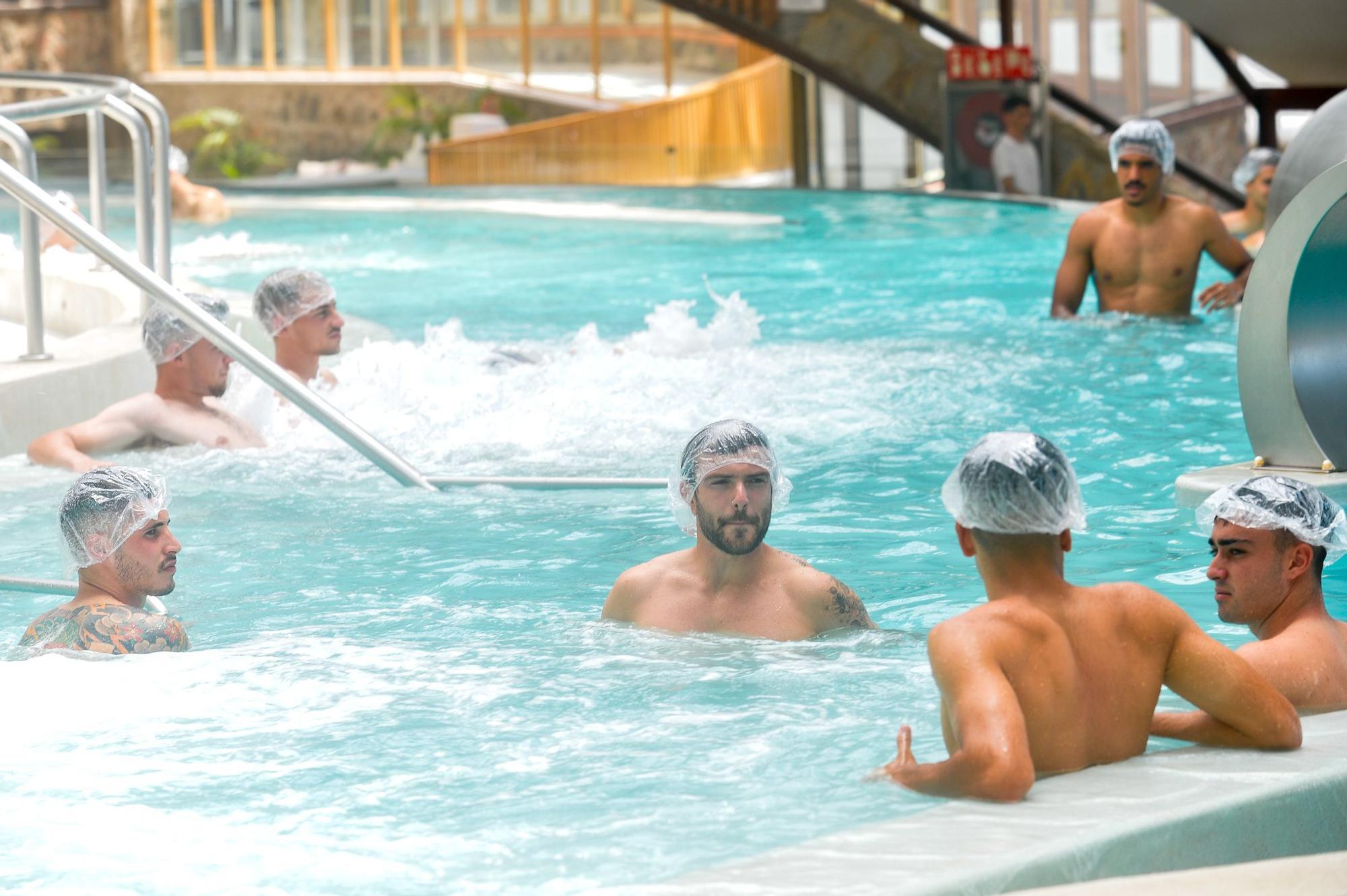 La plantilla de la UD Las Palmas en el Thalasso de Gloria Palace San Agustín