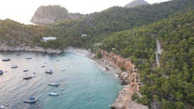 Vista panorámica de Cala Salada.