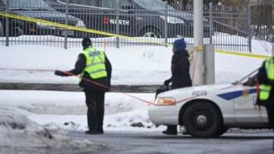 Almenys sis morts i vuit ferits en un atac contra una mesquita al Canadà