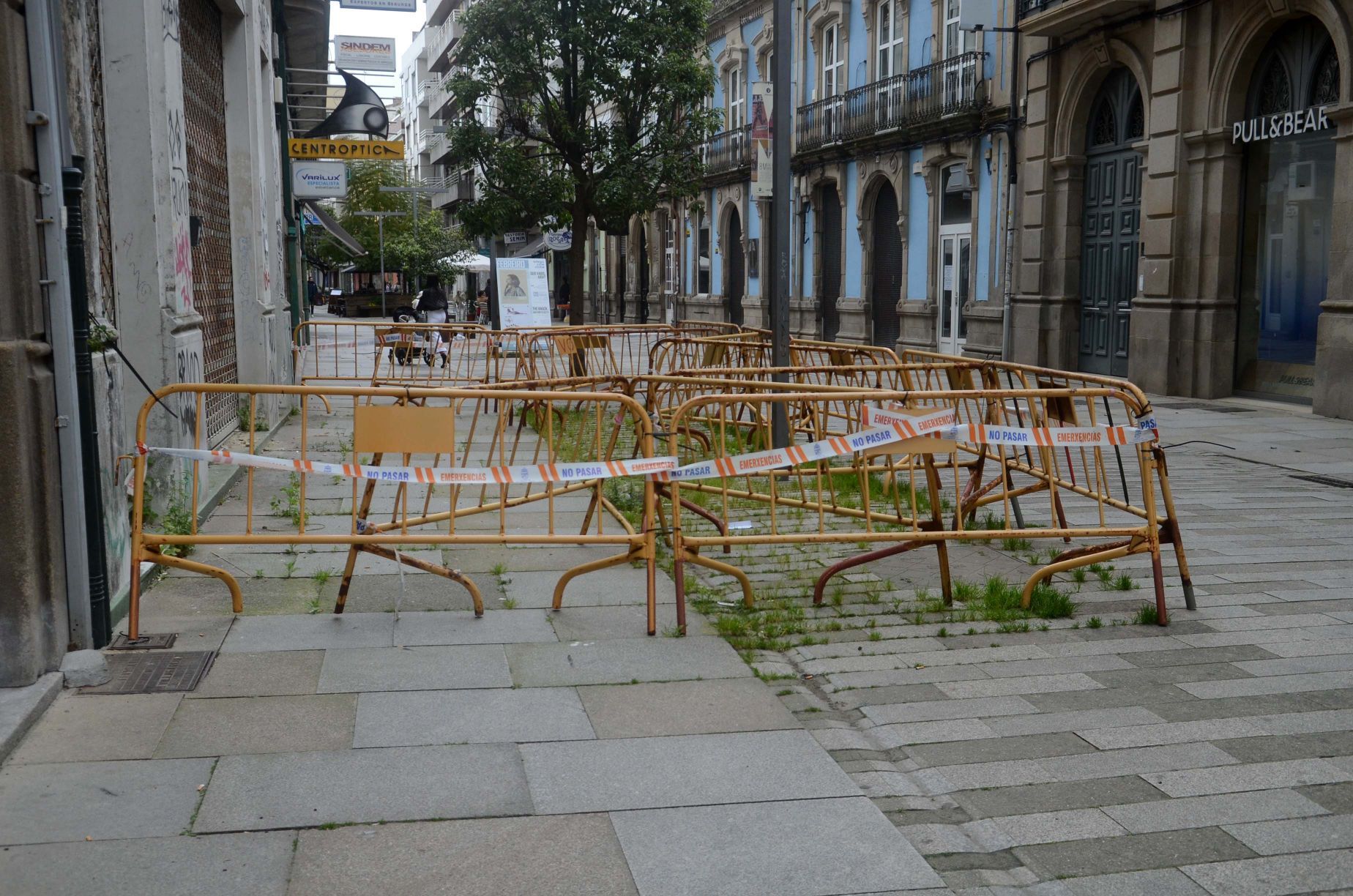 Una de las zonas del centro de Vilagarcía en la que proliferan las vallas.