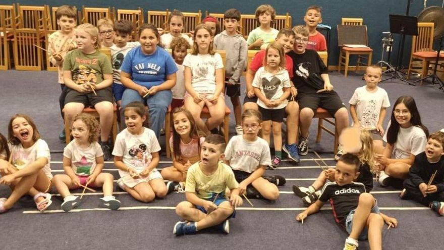 Participantes del
campamento
musical en Gres.