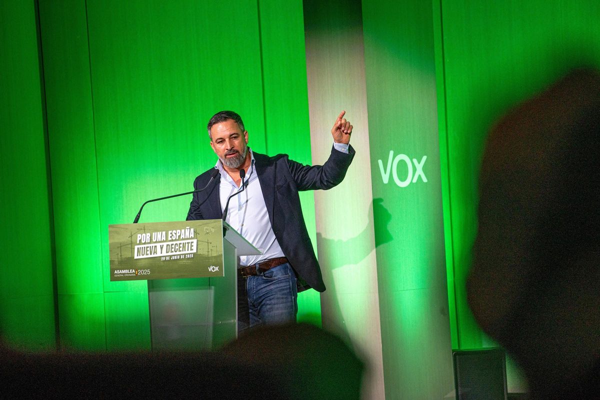 "Señor Abascal, es de desalmados utilizar a las víctimas de pederastia de la Iglesia con fines políticos"