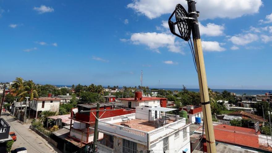 Un dispositivo receptor de señal Wifi en La Habana.