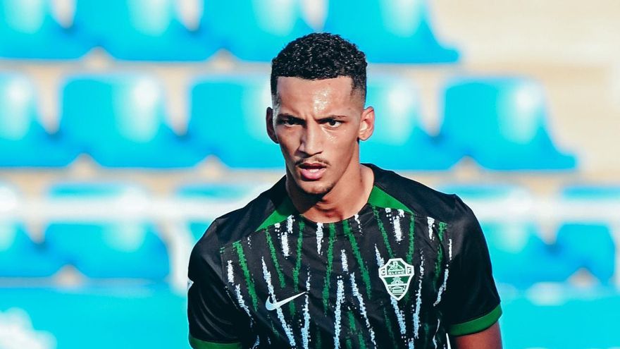 &#039;El Toro&#039; marca el camino a la &#039;Unidad B&#039; del Elche para superar al Almería (0-1)