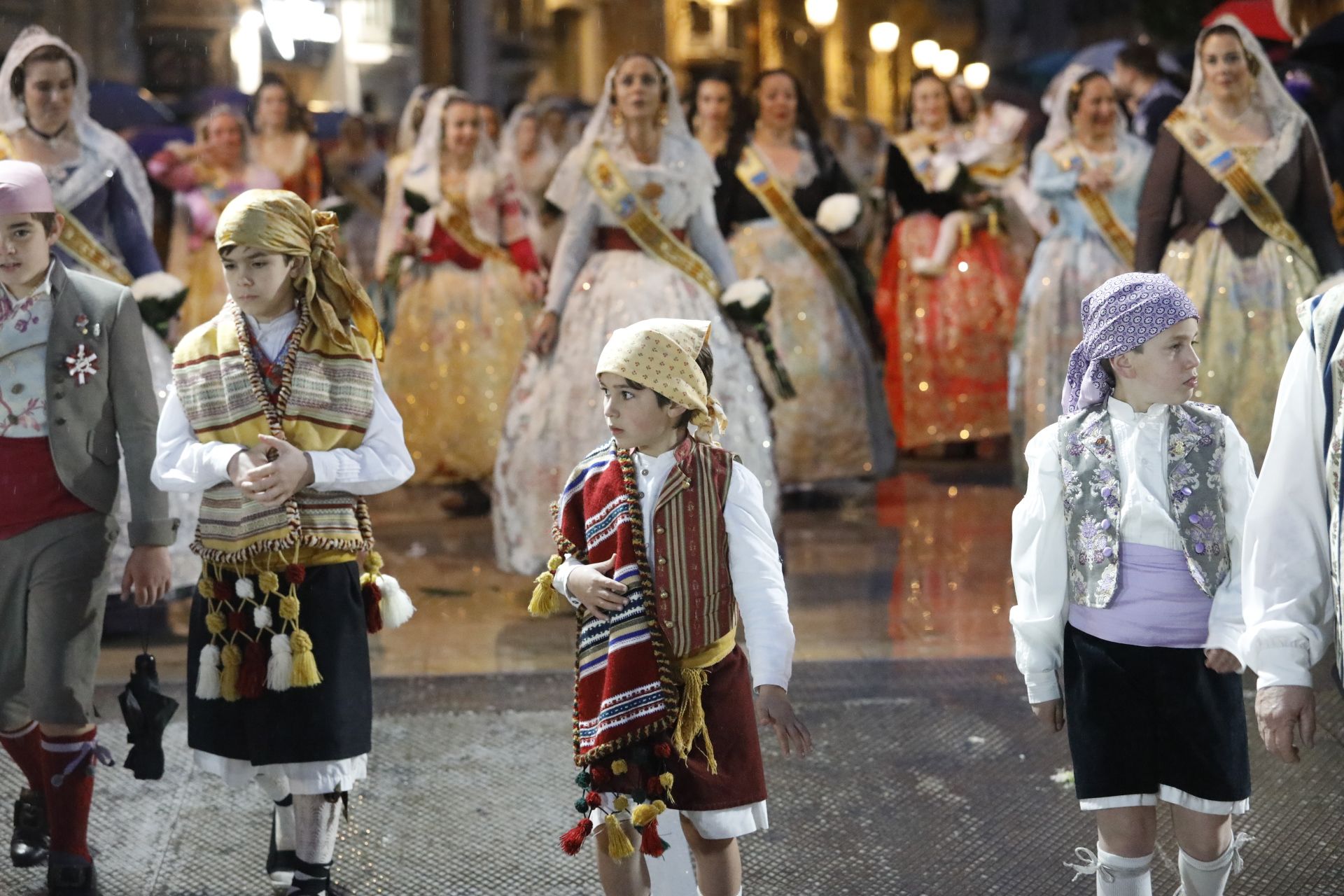 Búscate en el primer día de ofrenda por la calle de la Quart (entre las 19:00 a las 20:00 horas)