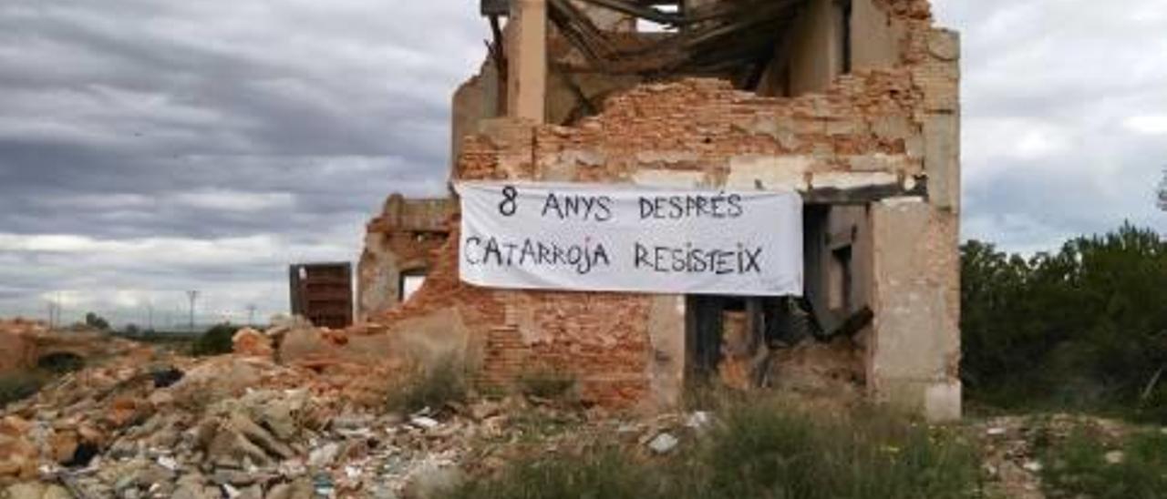 Salvem Catarroja pide que se consolide la estructura de la masía derribada en 2007