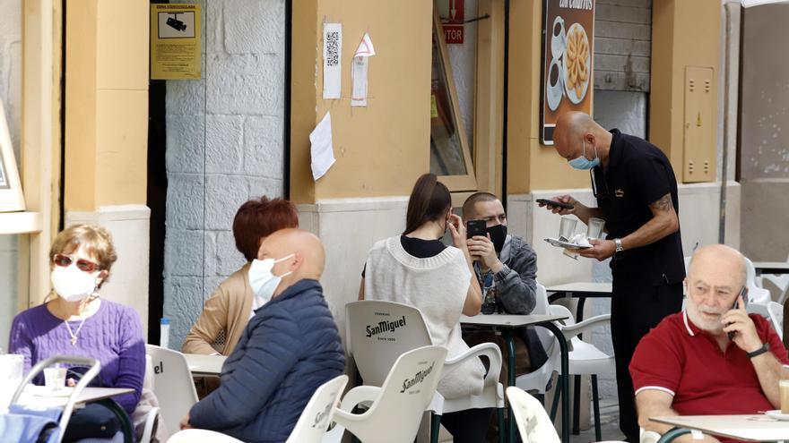 Los hosteleros malagueños agradecen el fin del cierre provincial