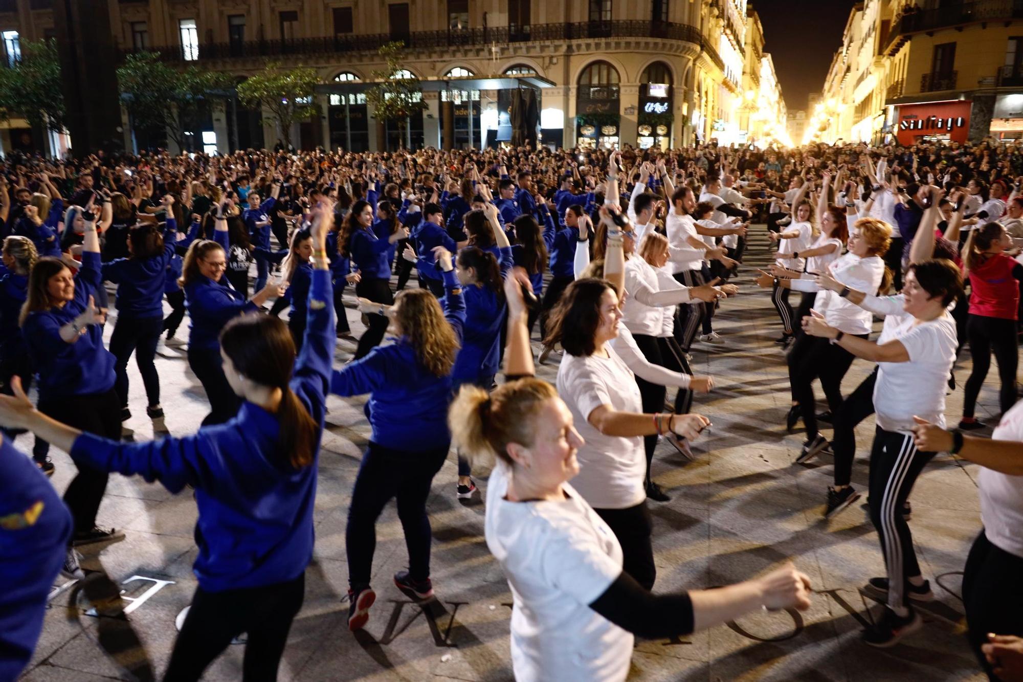 En imágenes | Flashmob jotero contra el cáncer infantil en la plaza del Pilar de Zaragoza