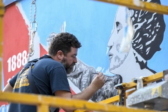 15-04-19 LAS PALMAS DE GRAN CANARIA.CALLEJON LAS LAGUNETAS. LAS PALMAS DE GRAN CANARIA. Fotos de un mural que estan pintando en un solar en el callejon Las Lagunetas.  | 15/04/2019 | Fotógrafo: Juan Carlos Castro