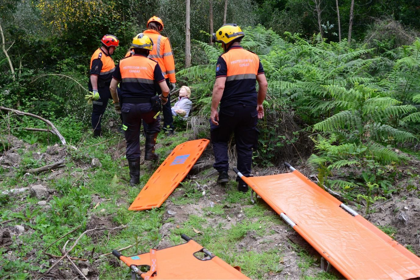 Las imágenes del simulacro contra incendios forestales en Moaña