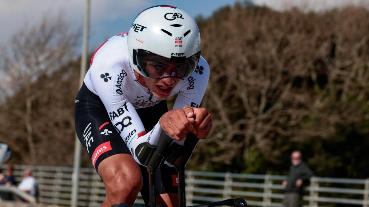 Del Toro, durante la contrarreloj de la Tirreno-Adriático