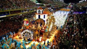 El famoso carnaval de Río de Janeiro en Brasil.