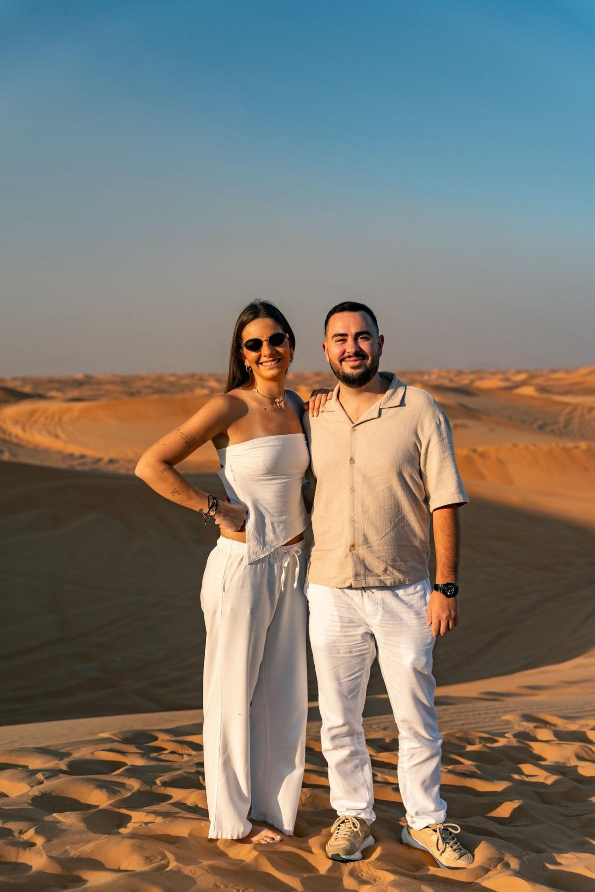 La Carla Fernàndez i l'Òscar Garcia, al desert de Dubai