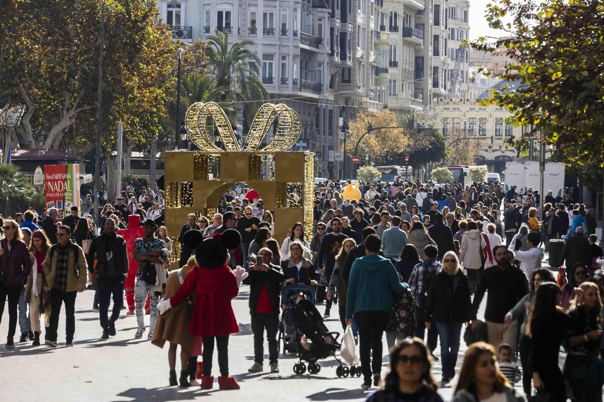 València, a reventar en el puente de la Constitución