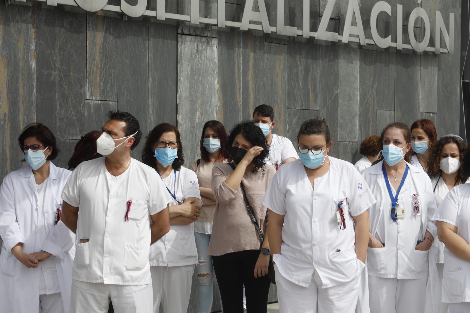 Homenaje de los sanitarios del HUCA a la compañera fallecida por covid