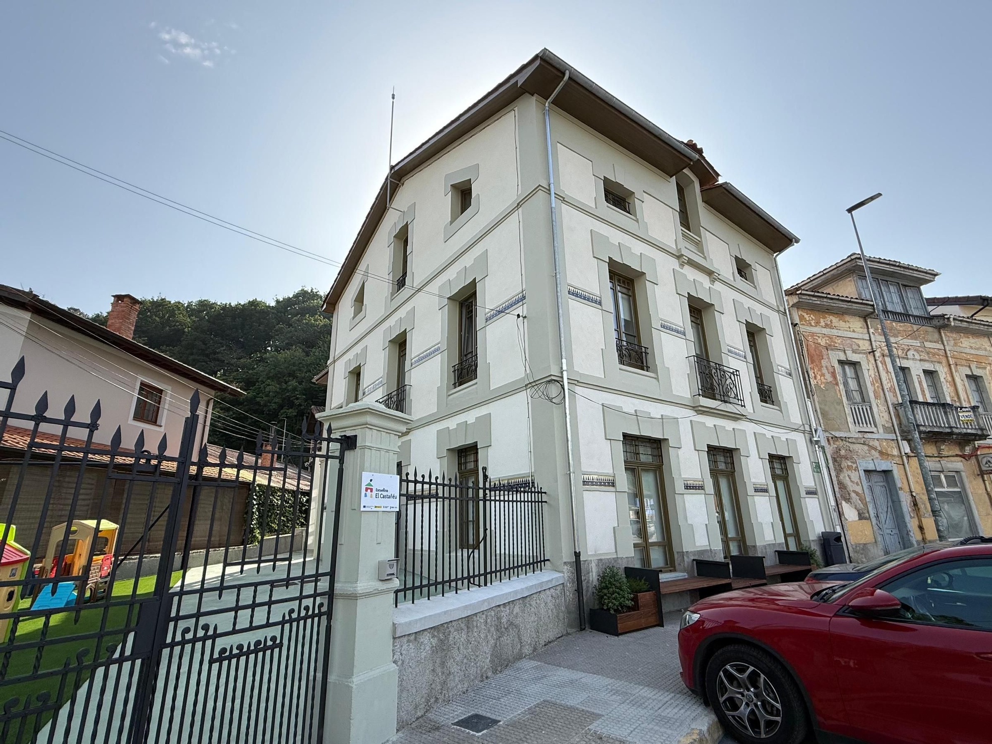 La escuelina de Arriondas, lista para recibir a los primeros alumnos