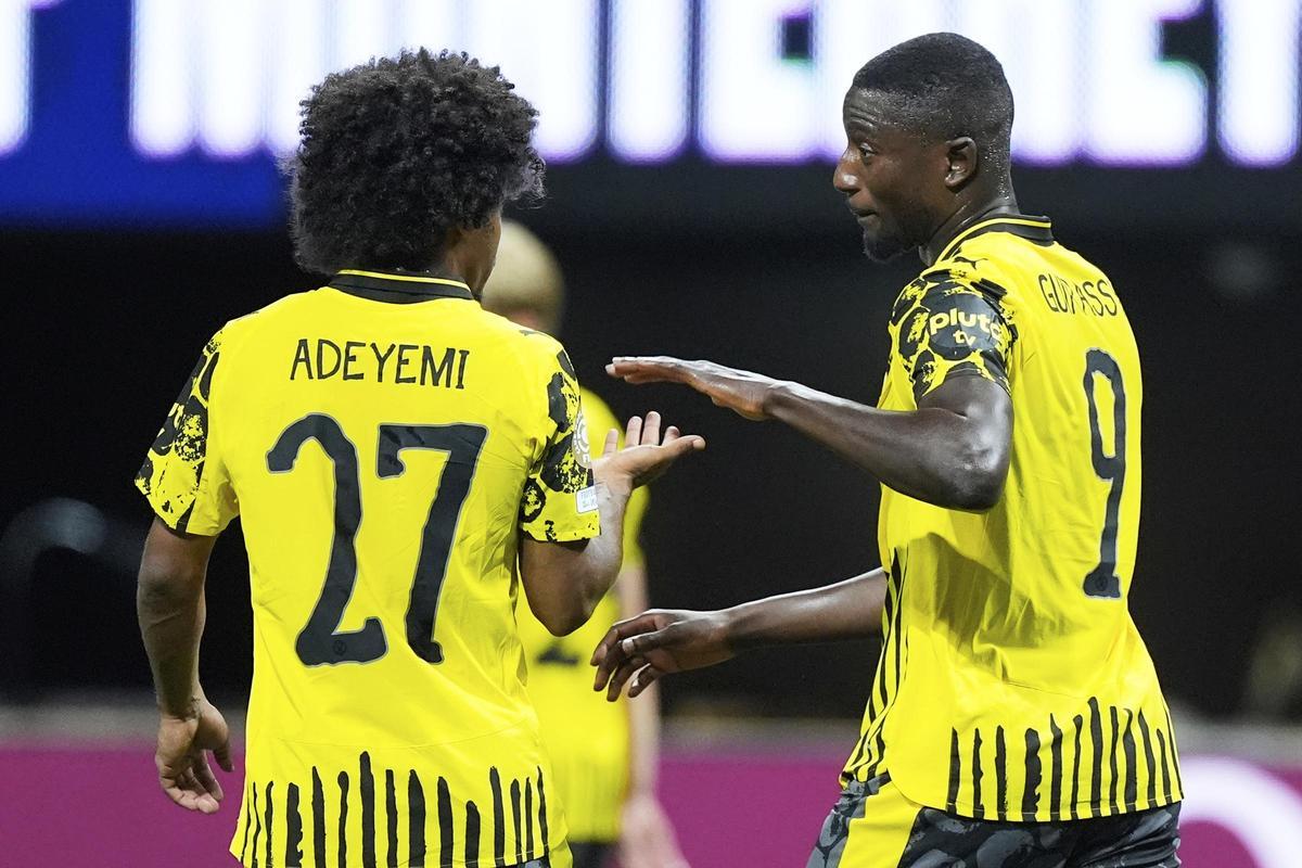 Guirassy, dos goles ante Monterrey en 23 minutos