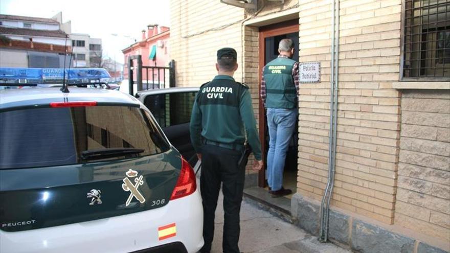 La Guardia Civil esclarece cinco robos en viviendas de Calanda