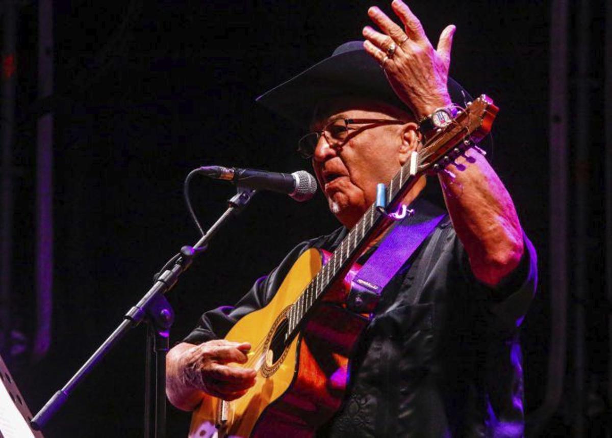 El cubano Eliades Ochoa. | C. PARDELLAS