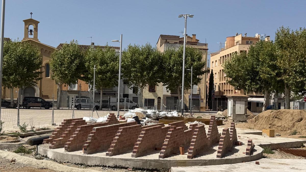L'actual estat del nou parc infantil de la plaça de les Rodes.
