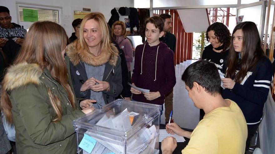 El año pasado votaron los jóvenes de hasta 16 años en institutos.