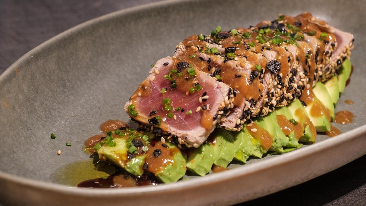 El 'tataki' de atún rojo del rstaurante 5 Hermanos.