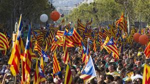 Senyeres y estelades en la histórica manifestación de la Diada del 2012.