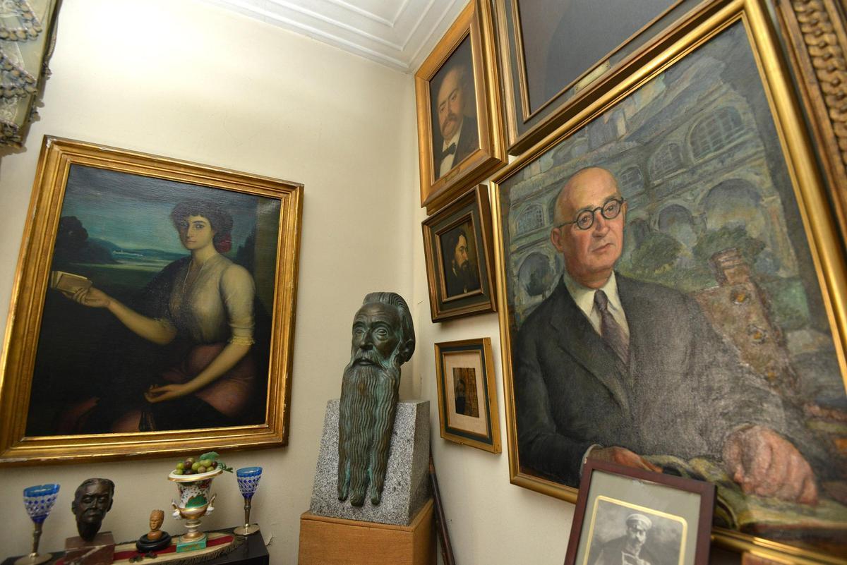 Obras de la colección artística del literato.