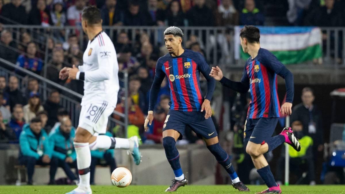 Último entrenamiento del Barça antes del enfrentamiento ante el Cádiz con una novedad