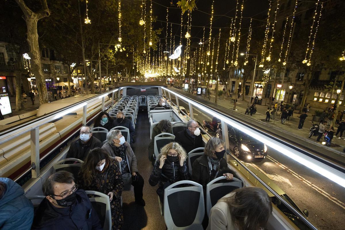 El Passeig de Gràcia visto desde el bus del Barcelona Christmas Tour