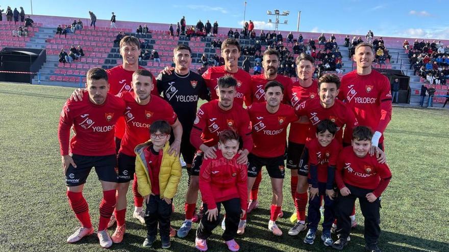 Un CD Cieza en modo campeón pasa por encima del Molinense