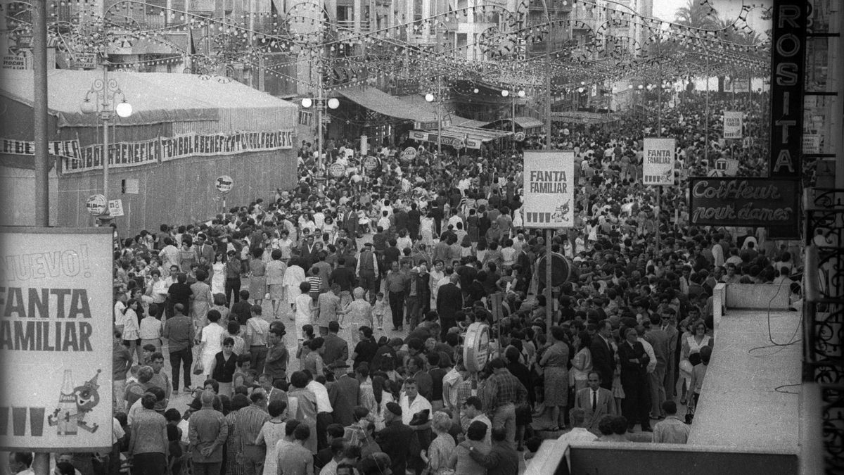 Hace 50 años en Alicante. Del 16 al 22 de junio de 1975: Las hogueras inundan Alicante