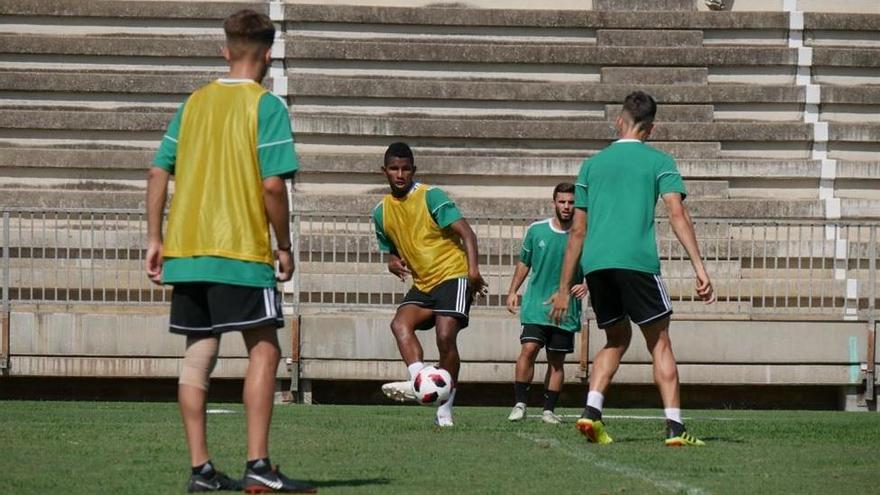 El Málaga, primer test real para los de Enrique Martín