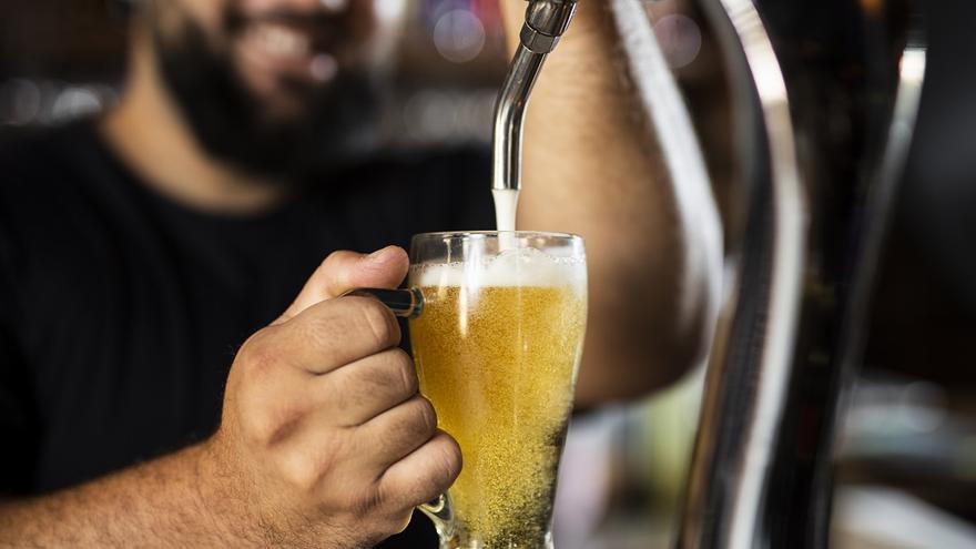 El consejo de este camarero se hace viral: &quot;Este es el mejor vaso para pedir una cerveza en un bar&quot;