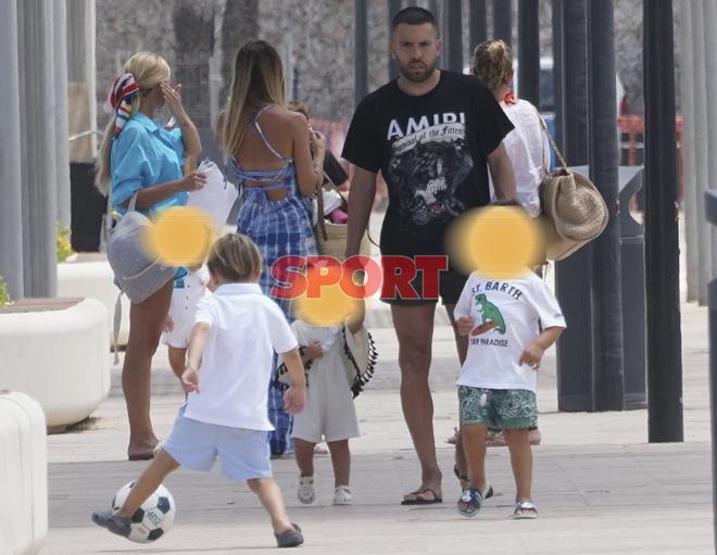 ¡Fotos exclusivas! Así son las vacaciones de Sergio Busquets y Jordi Alba