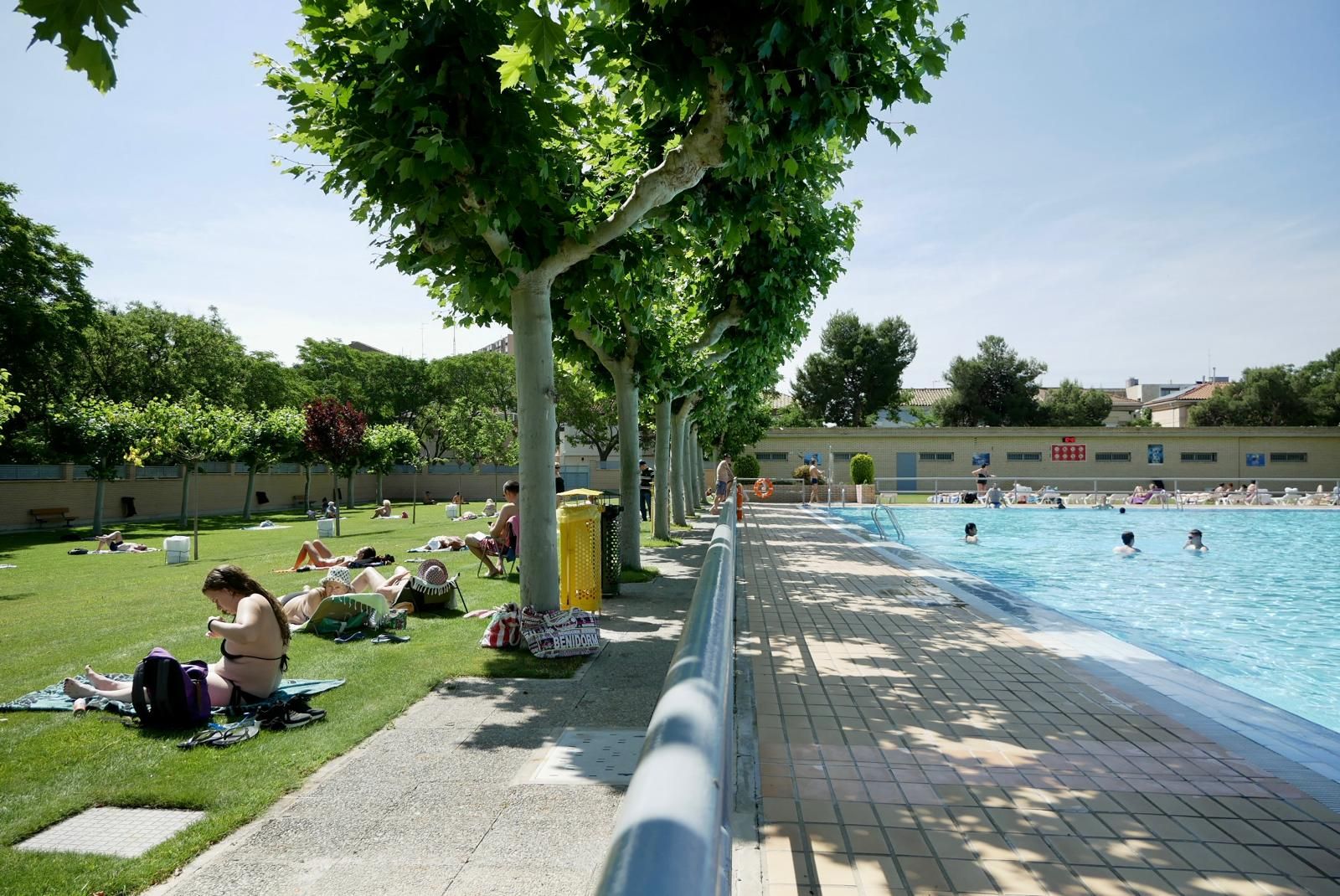 En imágenes | Arranca la temporada de piscinas en Zaragoza