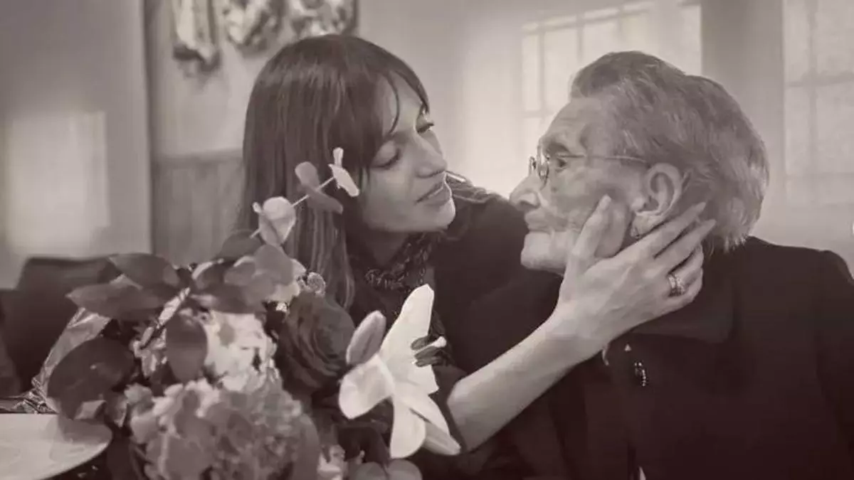 Sara Carbonero devastada tras la muerte de su abuela: "Gracias a la vida por permitirnos disfrutarte y aprender tanto de ti"